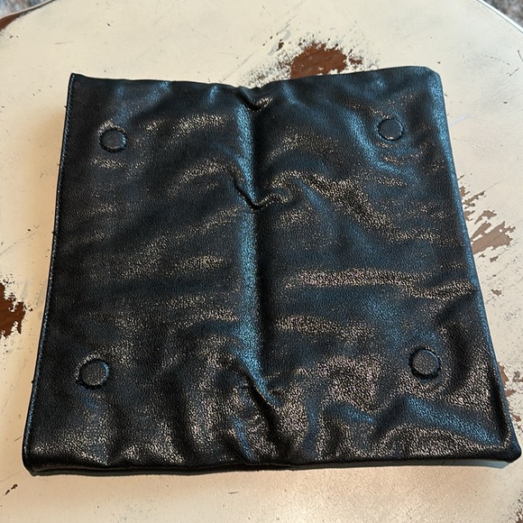 BCBG LOLA clutch - Picture 3 of 3